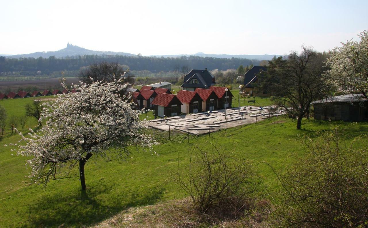 Camping V Raji - Palda Rovensko pod Troskami Kültér fotó