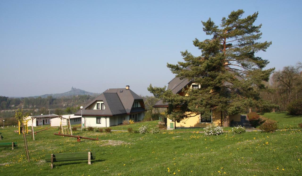 Camping V Raji - Palda Rovensko pod Troskami Kültér fotó