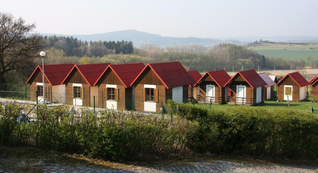 Camping V Raji - Palda Rovensko pod Troskami Kültér fotó